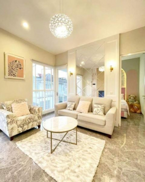 Bryjoe Villa Batu